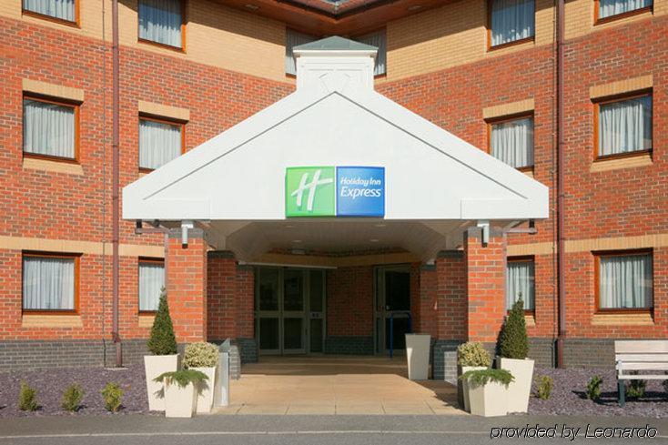Holiday Inn Express Taunton East, An Ihg Hotel Exterior foto